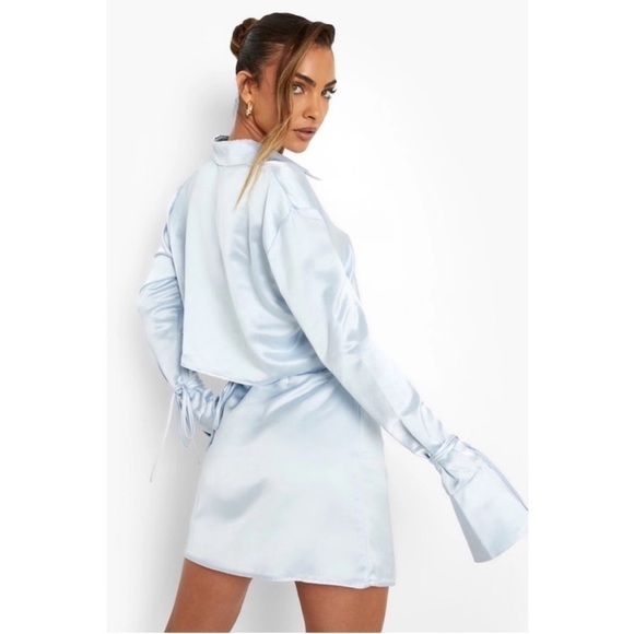 NEW! Boohoo - Baby Blue Satin Button Up Adjustable Tie Crop Top and Skirt Set - Picture 2 of 6